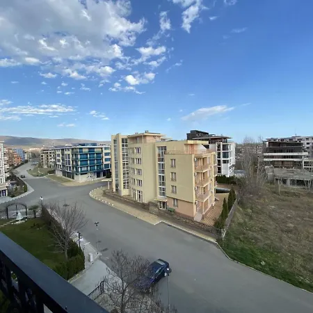 Cozy Studio In Sunny Beach Apartmán